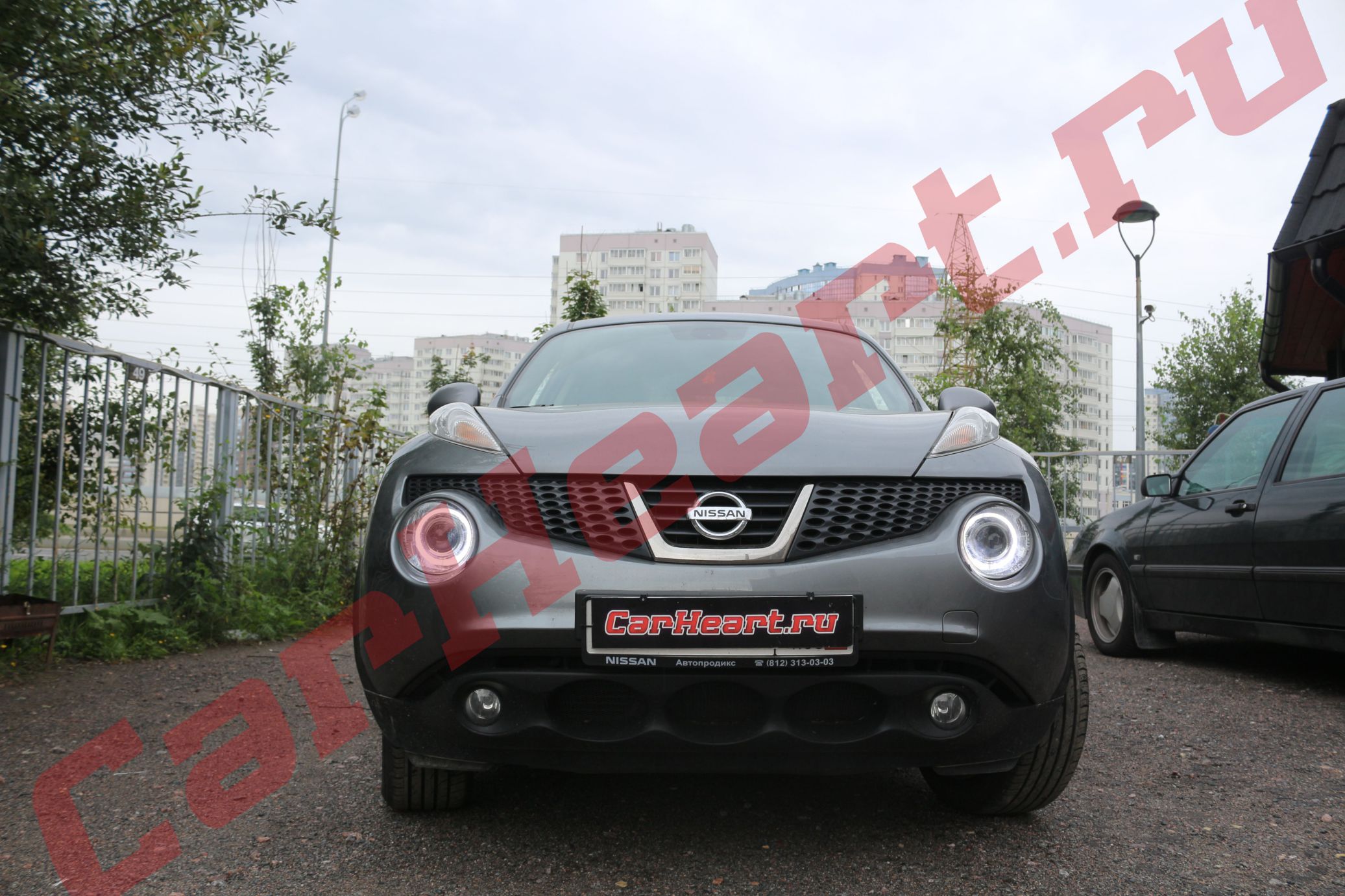 Nissan Juke, установили биксеноновые линзы Koito Q5 с блендами GD103