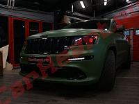 Jeep Grand Cherokee SRT8, установка биксеноновых линз с функцией Devil Eyes