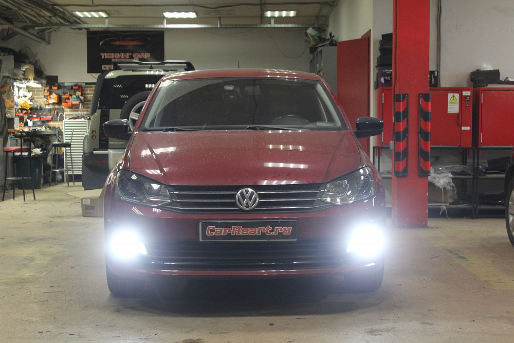 Volkswagen Polo -  Установка диодных линз в штатный отражатель, восстановление прозрачности стекол, замена ламп противотуманных фар на диодные