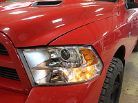 Dodge RAM установка бидиодных модулей в штатные отражатели, восстановление стекол фар