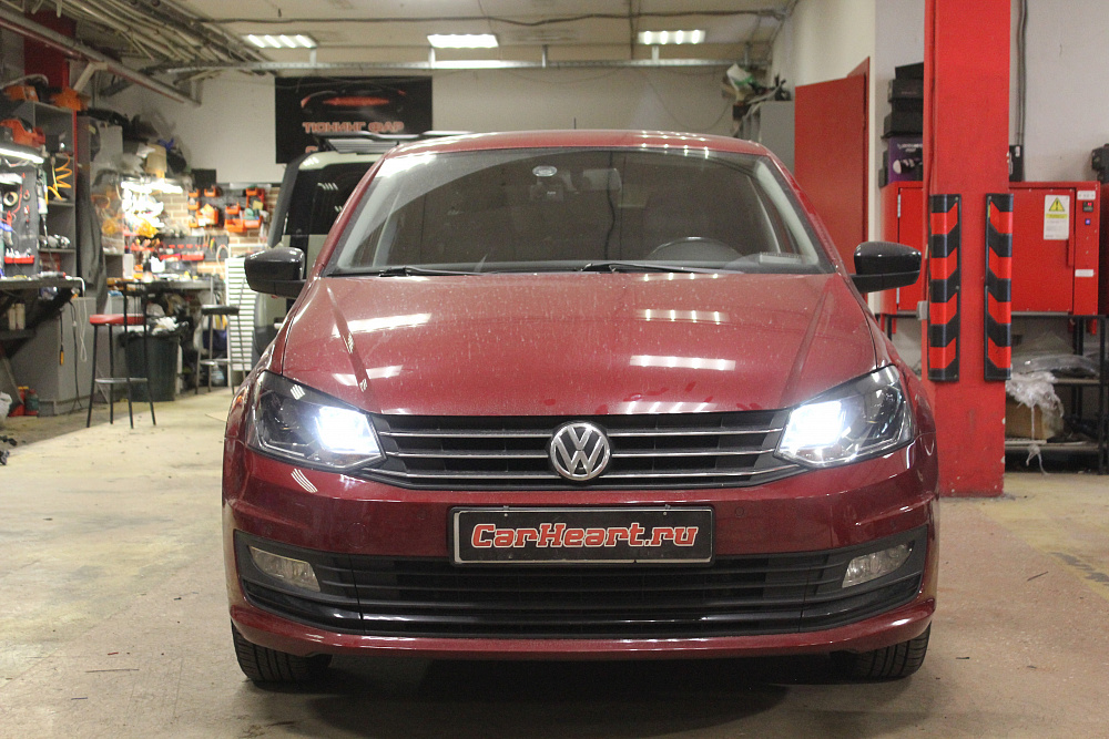 Volkswagen Polo -  Установка диодных линз в штатный отражатель, восстановление прозрачности стекол, замена ламп противотуманных фар на диодные