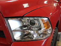 Dodge RAM установка бидиодных модулей в штатные отражатели, восстановление стекол фар