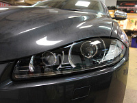 Jaguar XF, вместо штатных линз установили комплект модулей Optima biled professional