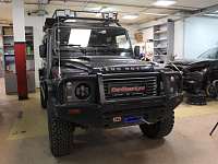 Land Rover Defender, установили диодную оптику