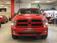 Dodge RAM установка бидиодных модулей в штатные отражатели, восстановление стекол фар