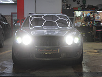 Bentley Flying Spur, замена штатных ксеноновых линз на бидиодные, полировка и оклейка стекол фар